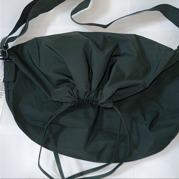 Uniqlo Drawstring Shoulder Bag - Picture 7 of 12